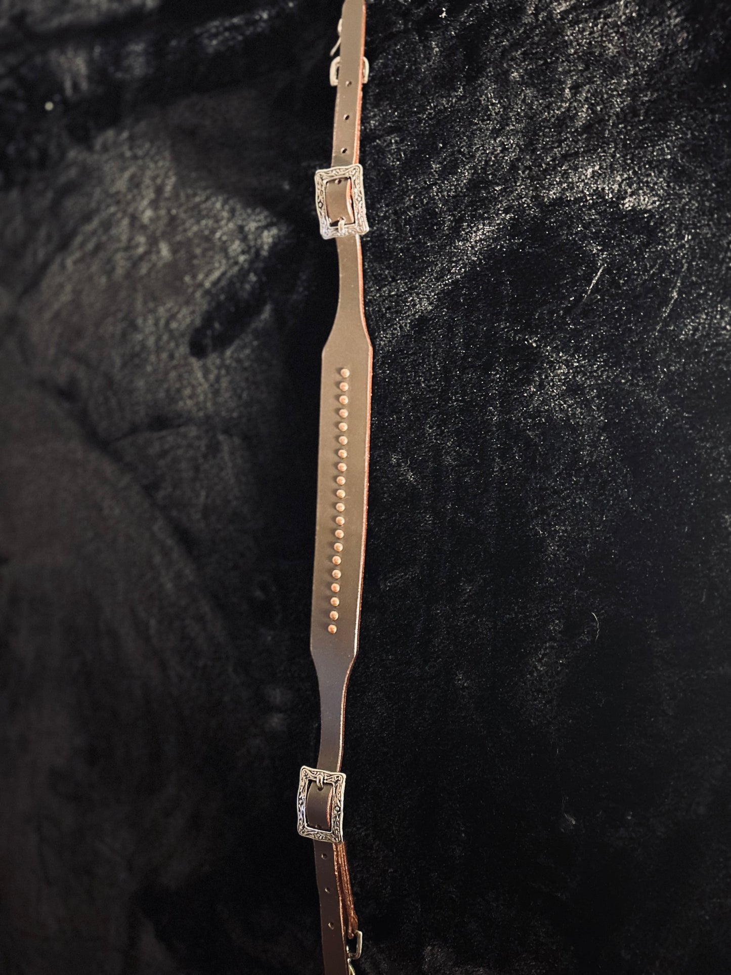Simple and classy wither strap