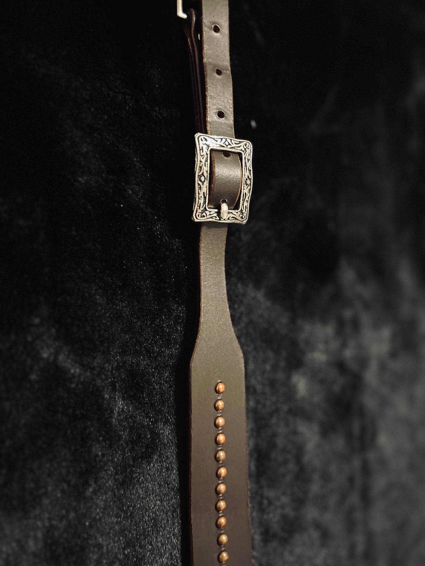 Simple and classy wither strap
